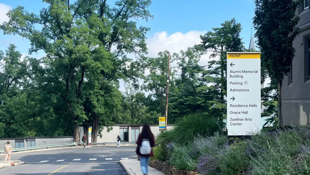 Lehigh University outdoor vehicular directional.