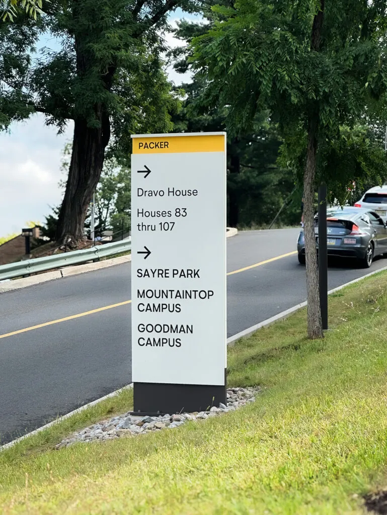 Lehigh University outdoor vehicular directional.